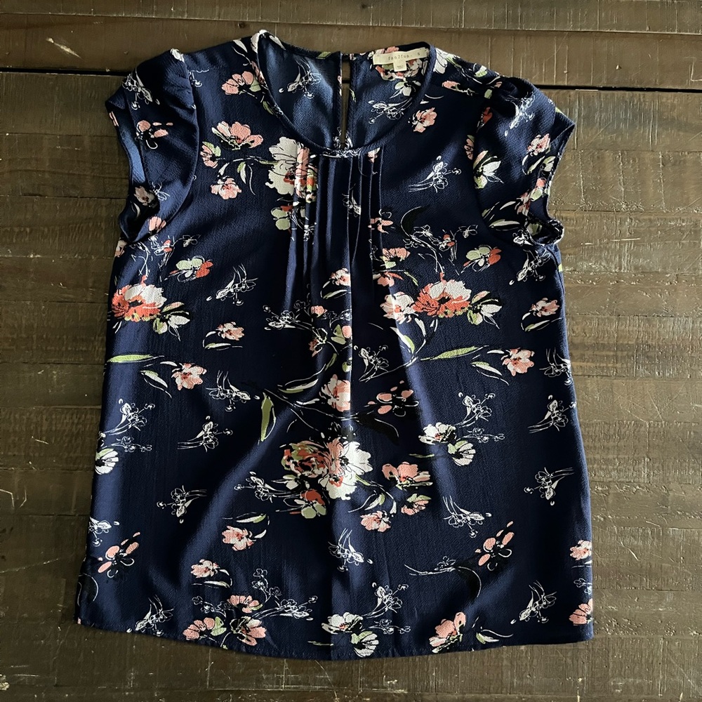 Women’s blouse size small - Picture 1 of 5